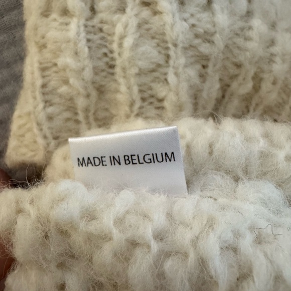 Mr. Mittens alpaca crew neck sweater - Picture 8 of 8